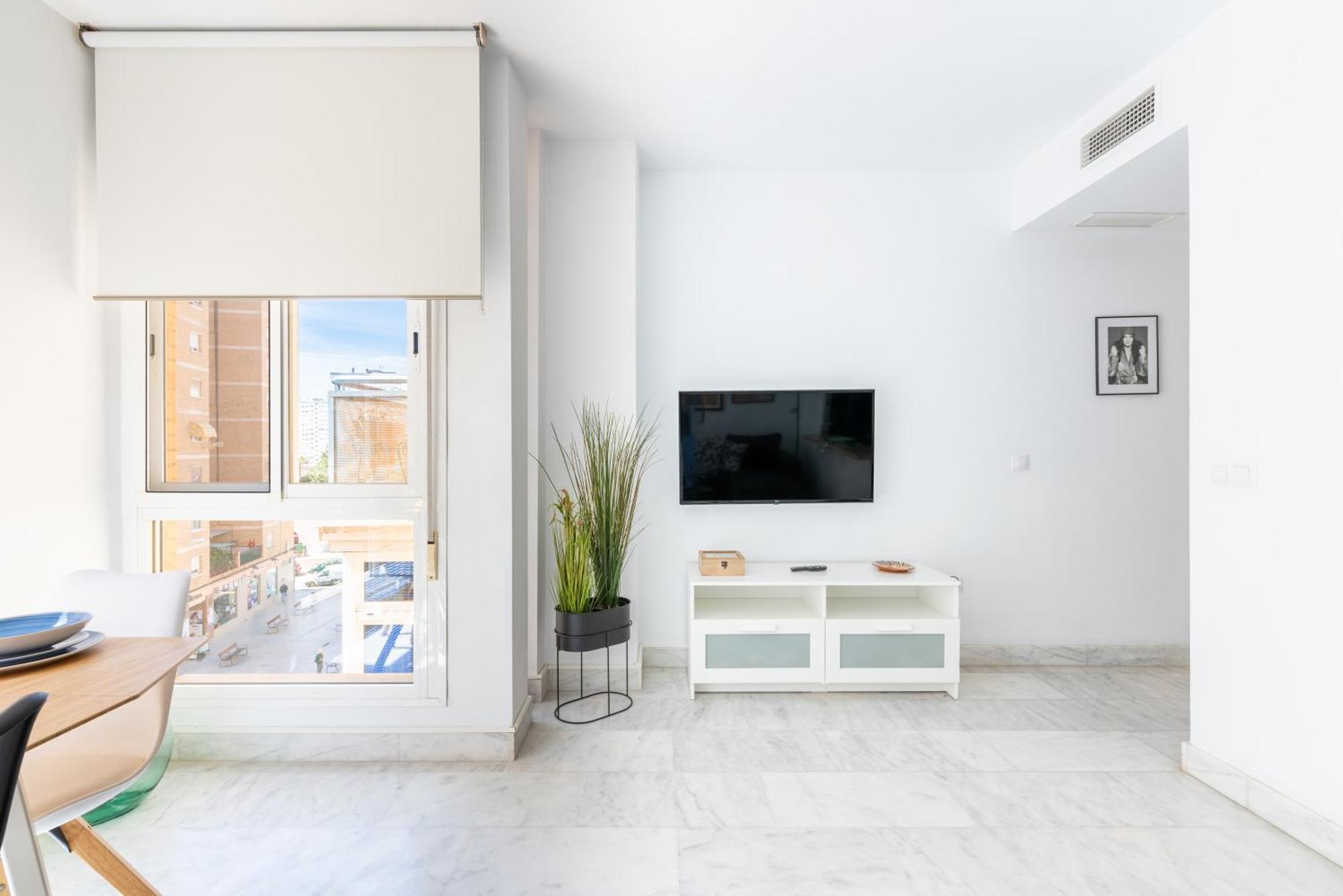 Wintowinrentals Quiet Apartment, Good Location, Free Parking Малага Экстерьер фото