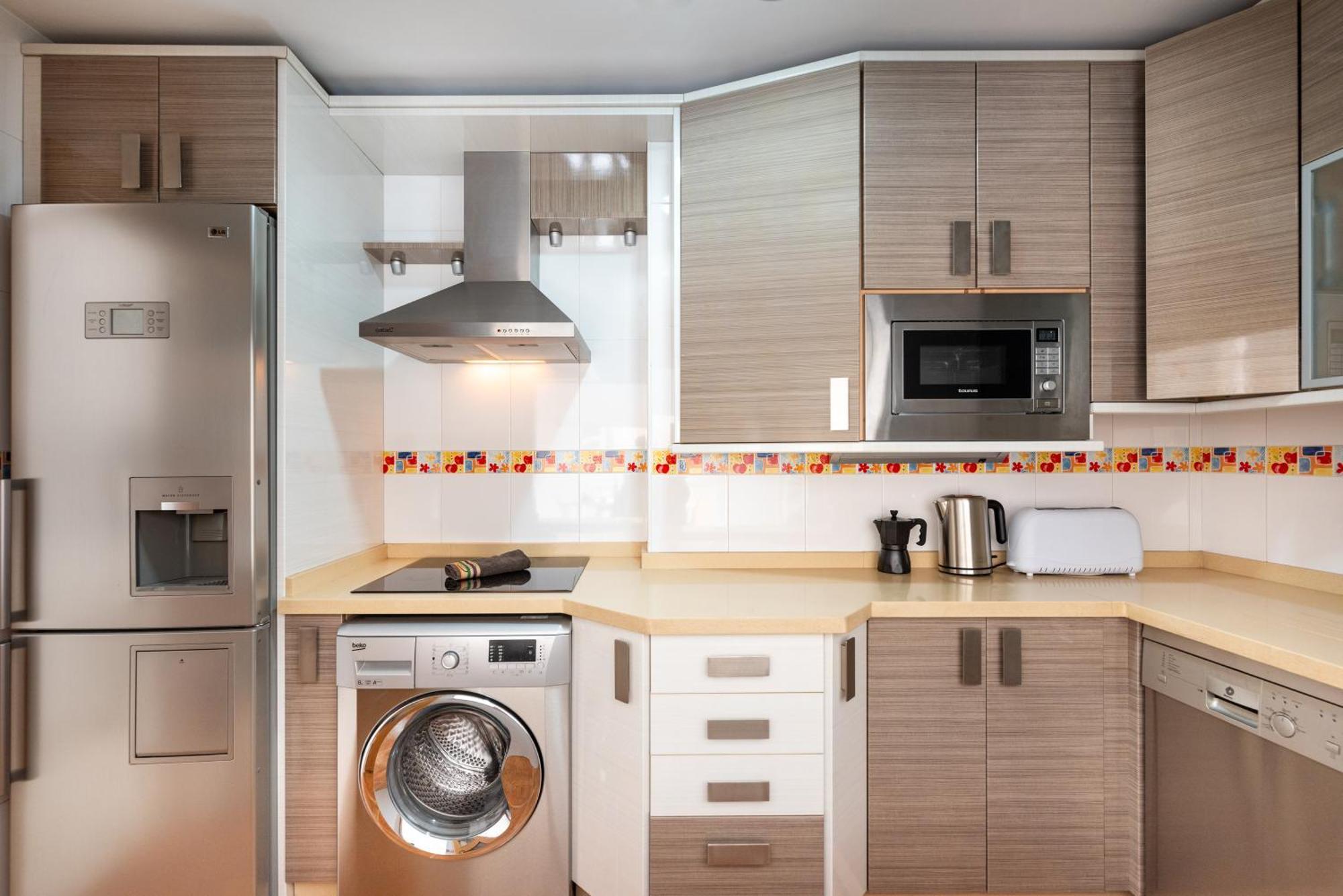 Wintowinrentals Quiet Apartment, Good Location, Free Parking Малага Экстерьер фото